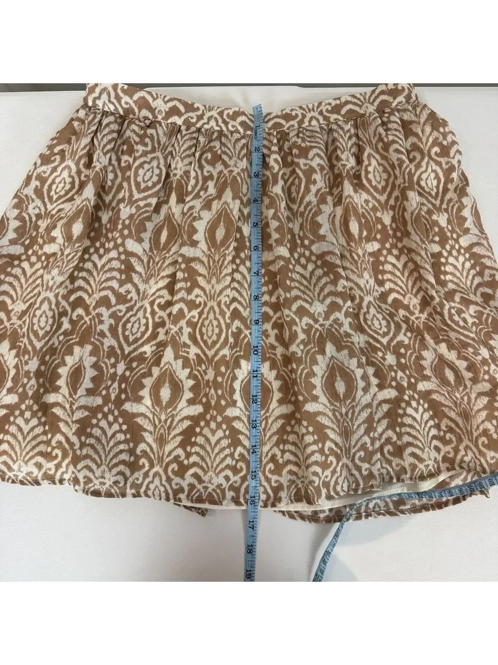 Dynamite Pleated Damask Mini Skirt Womens Medium White Tan Lined - Picture 11 of 11